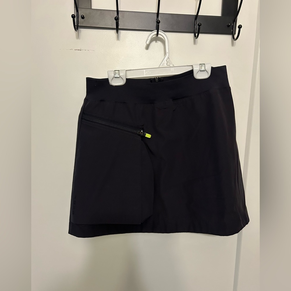 Like New Nike Techwear Pack Skirt